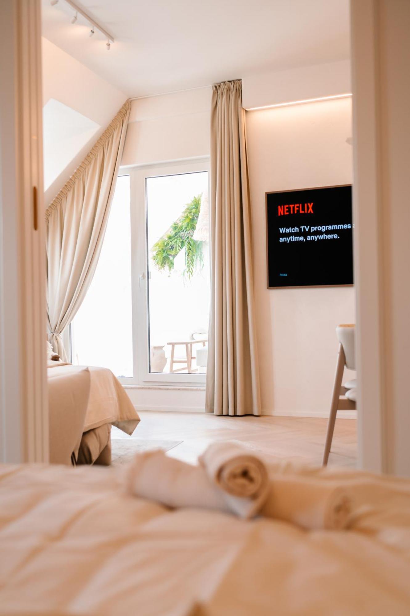 New Design Top-Class Suite Next To The Castle-Free Parking-Terrace Bratislava Eksteriør billede